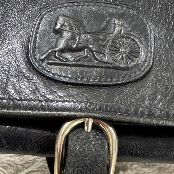 Vintage Céline Triomphe Maillon Leather Crossbody - Picture 3 of 15